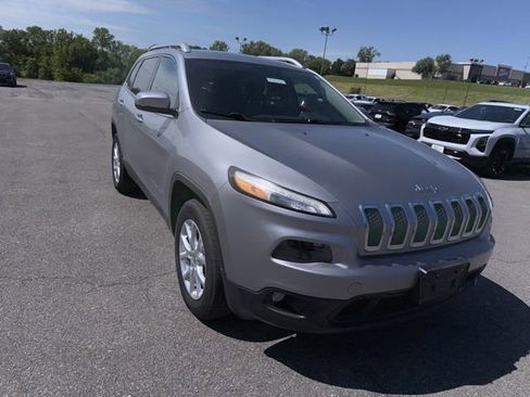 Used 2014 Jeep Cherokee Latitude AWD/4WD image 5