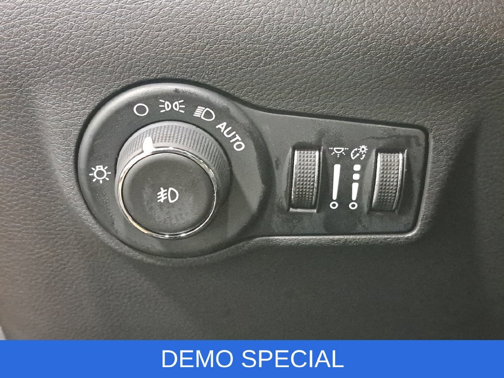 New 2026 Jeep Compass Latitude AWD/4WD image 25
