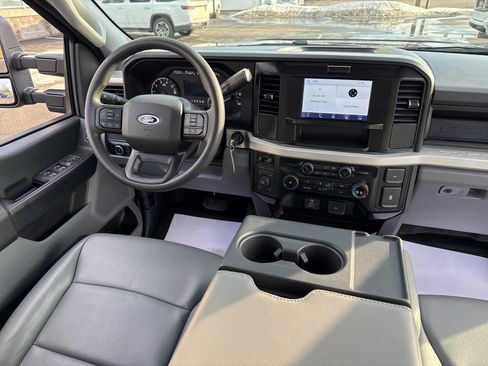 Used 2025 Ford F250 XL w/ XL Driver Assist Package image 7
