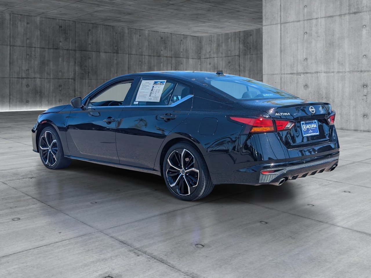 Used 2025 Nissan Altima 2.5 SR FWD image 3