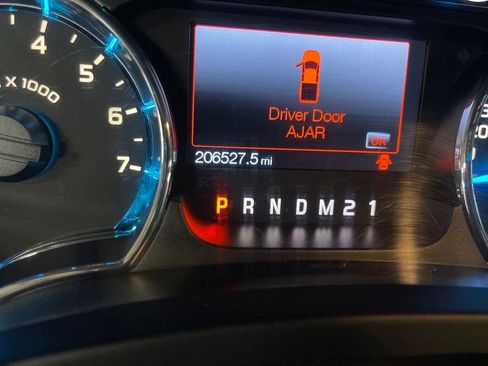 Used 2013 Ford F150 XLT w/ XLT Chrome Pkg image 17