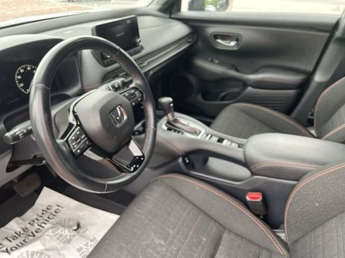 Certified 2025 Honda HR-V Sport image 11