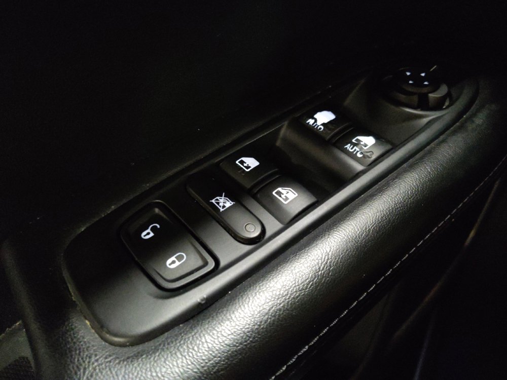 Used 2019 Jeep Compass Latitude FWD image 27