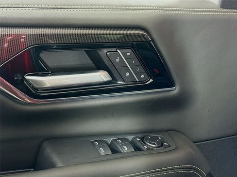 New 2026 GMC Yukon XL Elevation AWD/4WD image 12