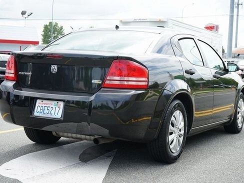 Used 2008 Dodge Avenger SE image 3