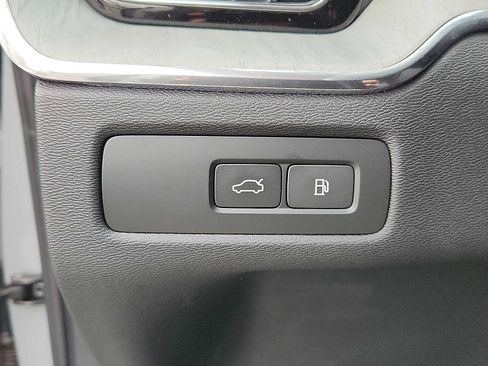 Used 2025 Volvo XC60 T8 Plus w/ Protection Package Premier image 22