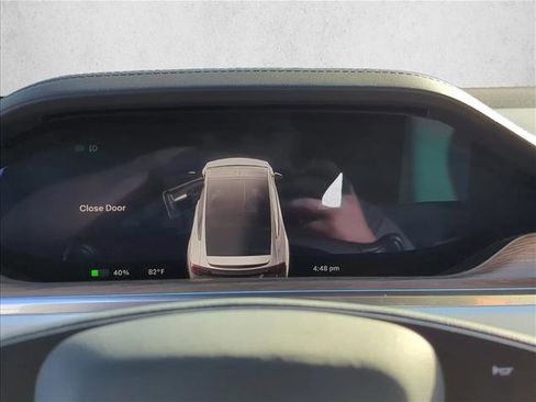 Used 2022 Tesla Model X image 9