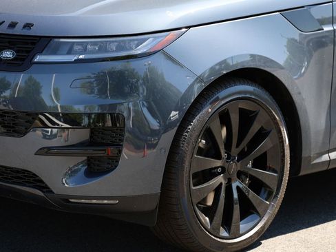 New 2026 Land Rover Range Rover Sport SE AWD/4WD image 2