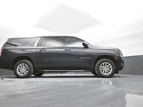 Used 2024 Chevrolet Suburban LT image 46