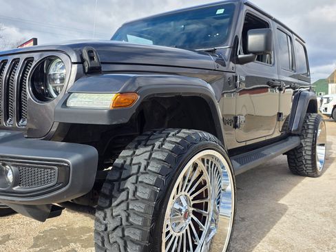 Used 2021 Jeep Wrangler Unlimited Sahara image 28