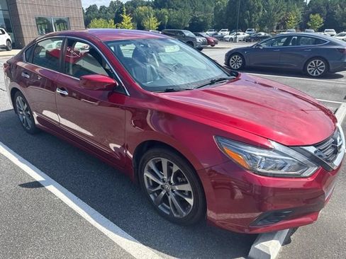 Used 2018 Nissan Altima 2.5 SR w/ SR Special Edition FWD image 3