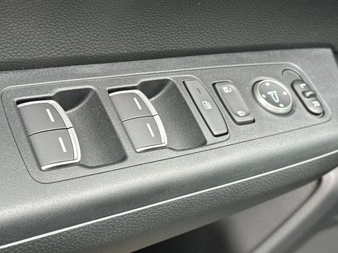 New 2025 Honda CR-V FWD e:FCEV image 12