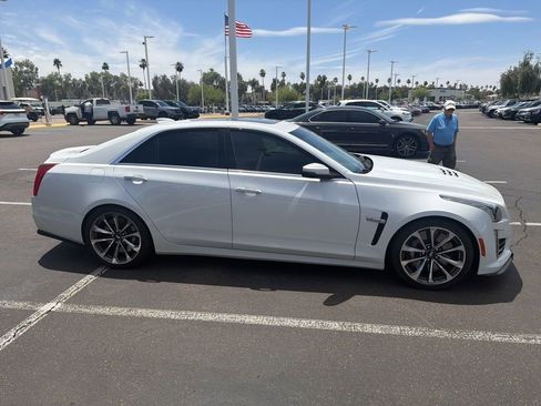 Used 2018 Cadillac CTS V w/ Luxury Package RWD image 5