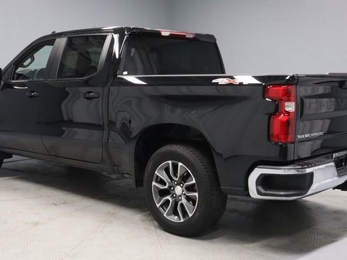 Used 2024 Chevrolet Silverado 1500 LT image 9