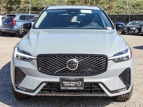 New 2026 Volvo XC60 B5 Core image 2