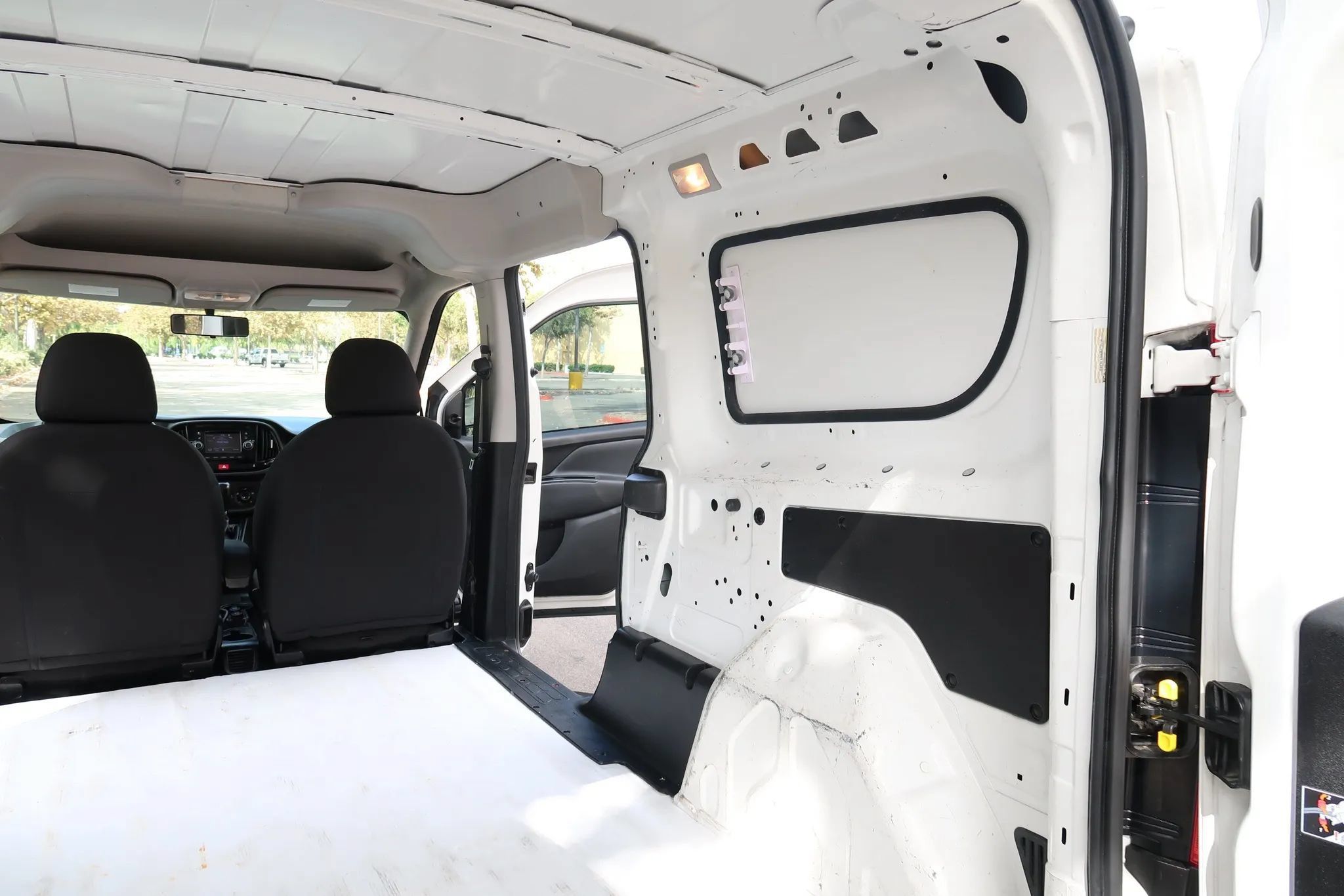 Used 2018 RAM ProMaster City Tradesman FWD image 21