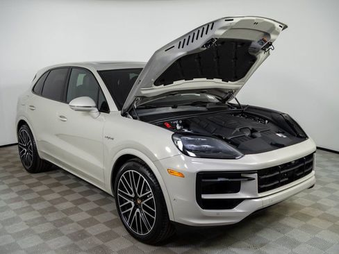 New 2026 Porsche Cayenne E-Hybrid image 36