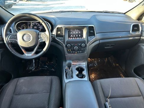 Used 2021 Jeep Grand Cherokee Laredo RWD image 31