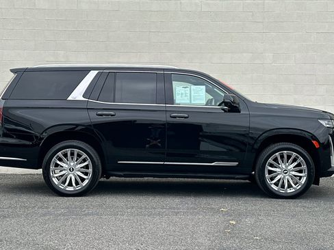 Used 2021 Cadillac Escalade Premium Luxury RWD image 3