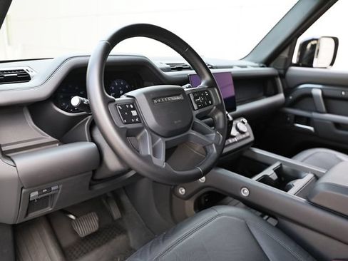 Used 2025 Land Rover Defender 110 X-Dynamic SE AWD/4WD image 24