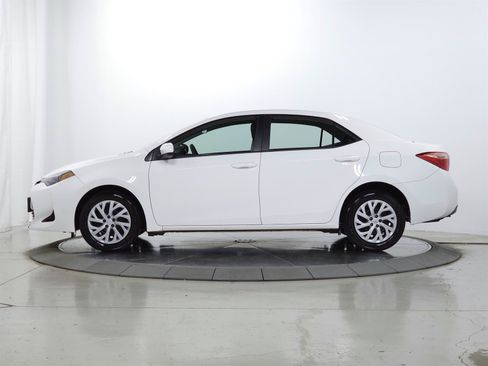 Used 2018 Toyota Corolla LE FWD image 4