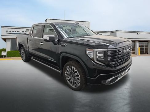 Used 2023 GMC Sierra 1500 Denali Ultimate AWD/4WD image 3