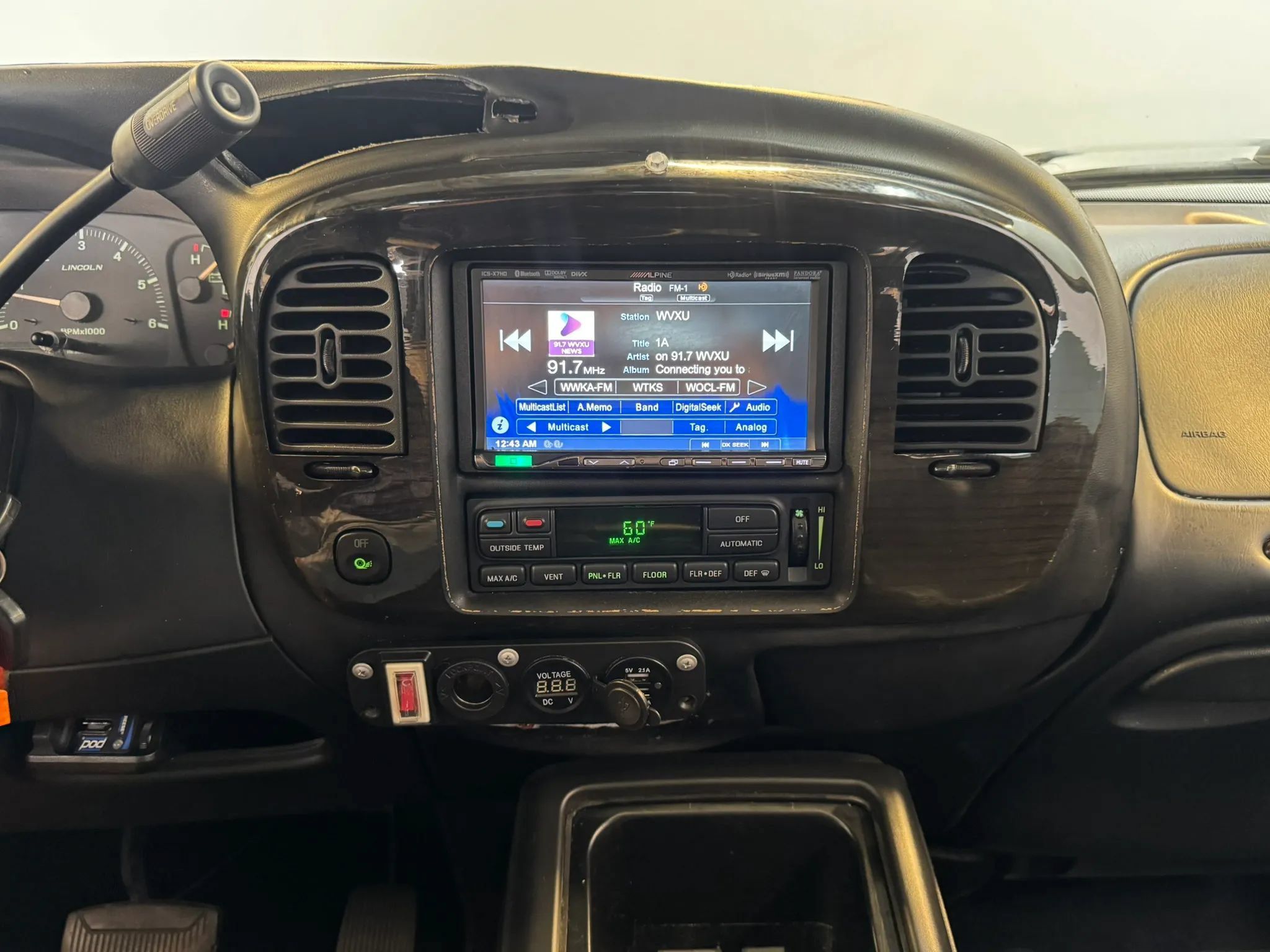 Used 2002 Lincoln Blackwood RWD image 14