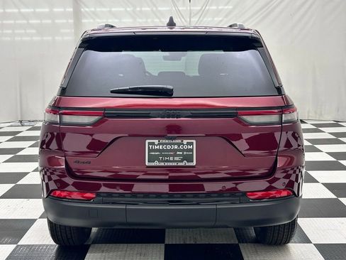 New 2025 Jeep Grand Cherokee Altitude image 6