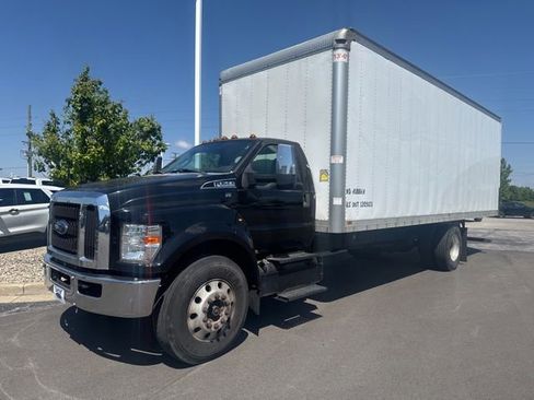 Used 2016 Ford F750 2WD Regular Cab Super Duty image 2