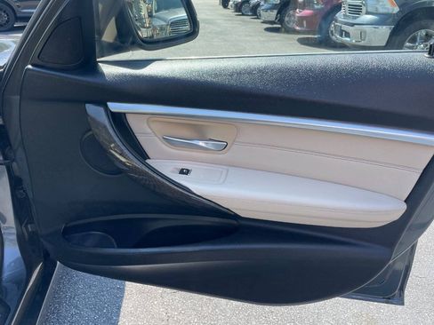 Used 2016 BMW 328i xDrive Sedan w/ Technology Package AWD/4WD image 28
