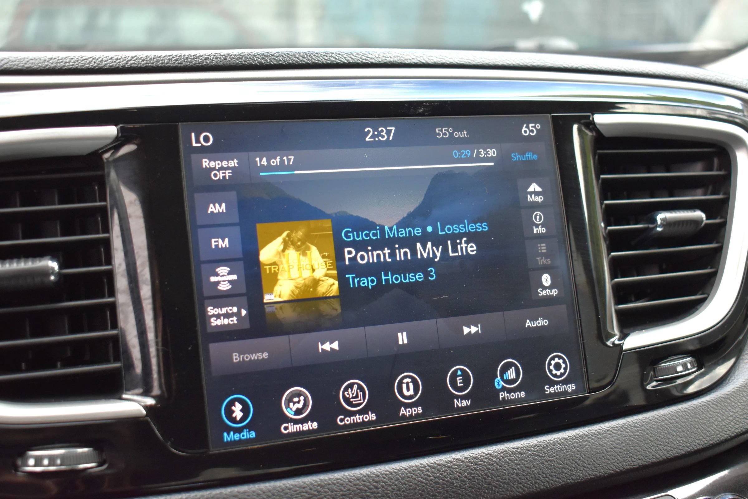 Used 2020 Chrysler Pacifica Touring-L Plus w/ Tire & Wheel Group FWD image 22