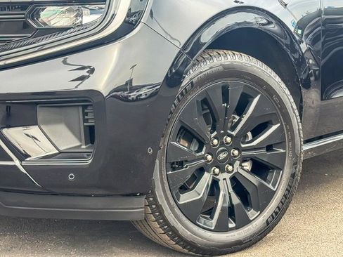 Certified 2025 Ford Expedition Platinum w/ Stealth Appearance Package image 4