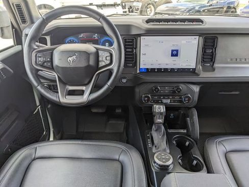 Used 2025 Ford Bronco Badlands w/ Sasquatch Package AWD/4WD image 14