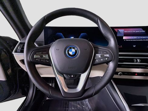 Certified 2023 BMW i4 eDrive40 w/ Premium Package RWD image 11