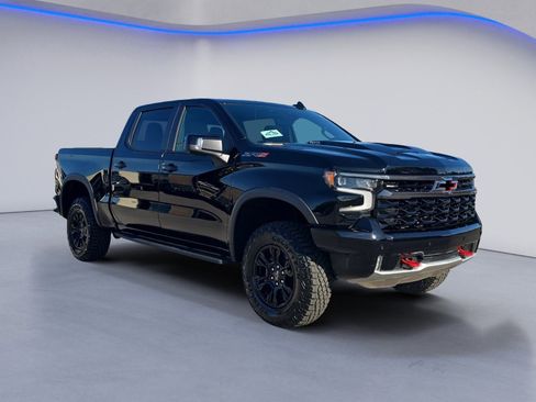 Used 2025 Chevrolet Silverado 1500 ZR2 w/ Technology Package image 11