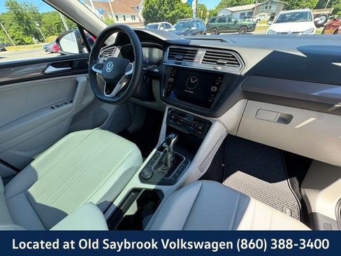 Used 2023 Volkswagen Tiguan SE w/ Panoramic Sunroof Package AWD/4WD image 29