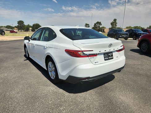 Used 2025 Toyota Camry LE FWD image 5