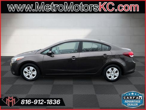 Used 2018 Kia Forte LX image 2