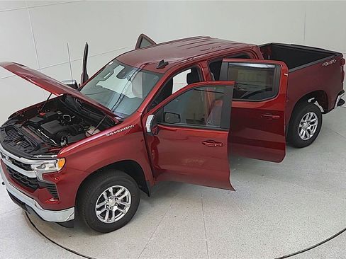 Used 2023 Chevrolet Silverado 1500 LT AWD/4WD image 22