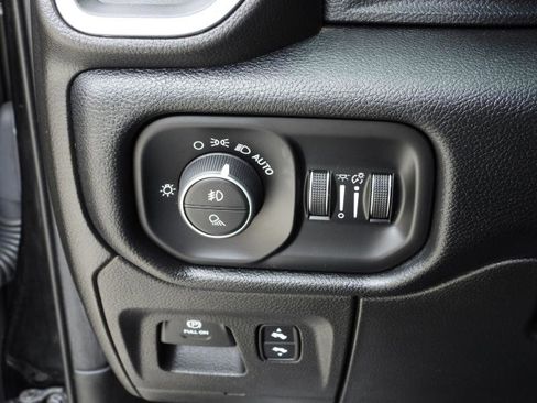 Used 2019 RAM 1500 Big Horn image 82