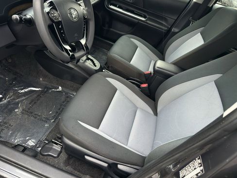 Used 2018 Toyota Prius C Three image 12