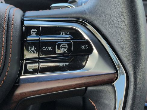 Certified 2025 Jeep Grand Cherokee Summit AWD/4WD image 26