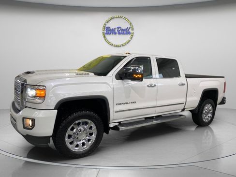 Used 2018 GMC Sierra 2500 Denali w/ Duramax Plus Package image 2