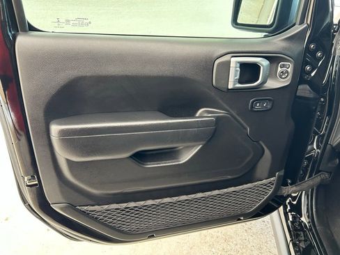 Used 2022 Jeep Gladiator Willys image 26