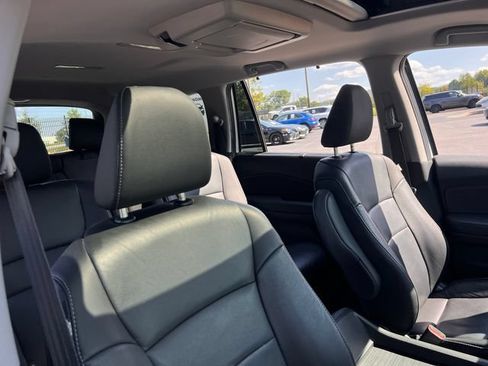 Used 2020 Honda Pilot Touring image 34