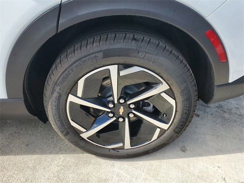 New 2026 Chevrolet Equinox EV LT image 5