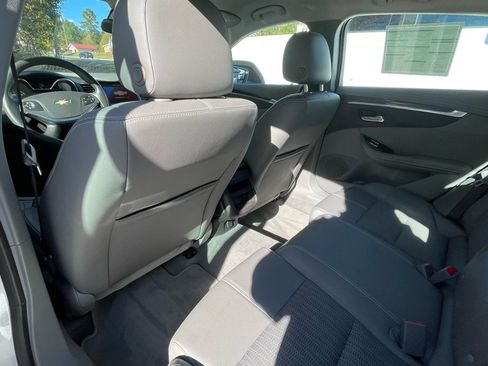 Used 2018 Chevrolet Impala LS image 22