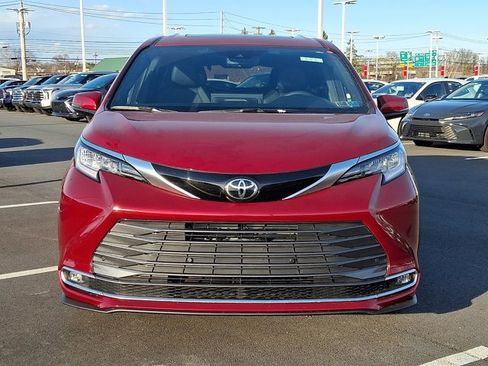 New 2026 Toyota Sienna Limited image 2