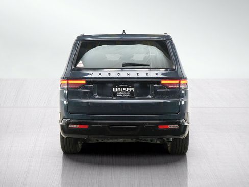 Used 2024 Jeep Wagoneer Series II AWD/4WD image 4