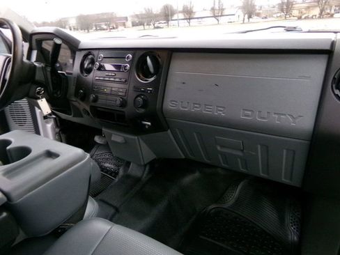 Used 2014 Ford F250 XL w/ Power Equipment Group image 10